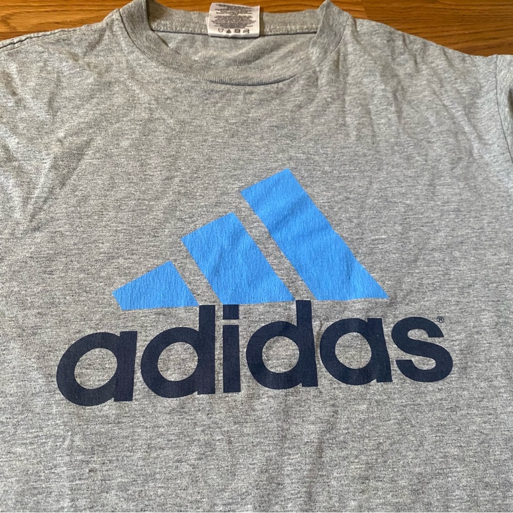Adidas logo t-shirt light grey, blue size S